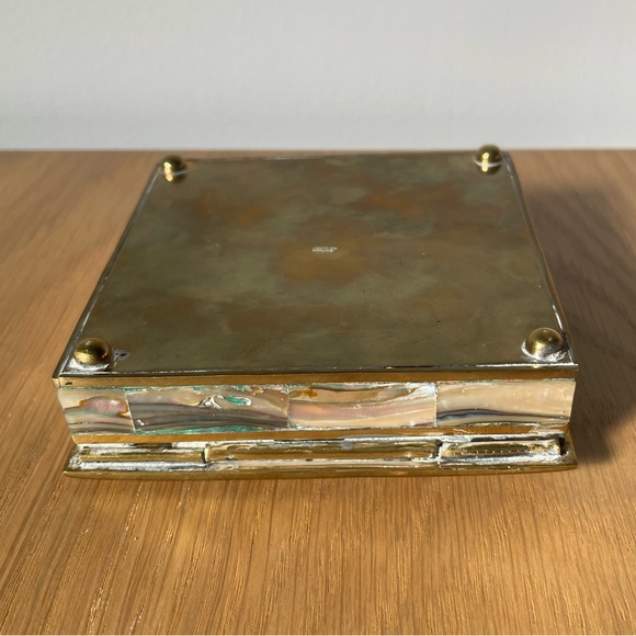 Vintage Abalone Shell and Brass Decorative Trinket Box with Rosewood Lining - Picture 10 of 11
